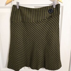 Taylor B Moss Stylish Houndstooth Skirt in Black and Green Size 8